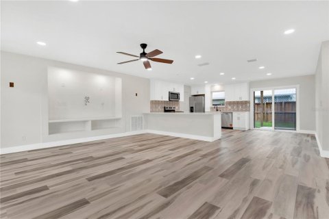 Villa ou maison à vendre à Edgewater, Floride: 3 chambres, 141.77 m2 № 2314946 - photo 7