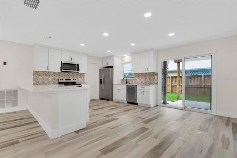 Villa ou maison à vendre à Edgewater, Floride: 3 chambres, 141.77 m2 № 2314946 - photo 8