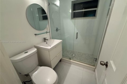 Villa ou maison à louer à Hollywood, Floride: 2 chambres, 105.91 m2 № 1930824 - photo 10