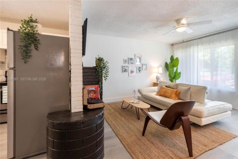 Villa ou maison à louer à Dania Beach, Floride: 2 chambres, 100.61 m2 № 2064022 - photo 6
