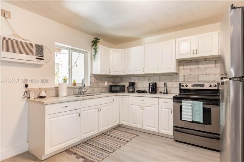 Villa ou maison à louer à Dania Beach, Floride: 2 chambres, 100.61 m2 № 2064022 - photo 4