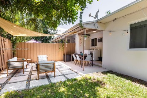 Villa ou maison à louer à Dania Beach, Floride: 2 chambres, 100.61 m2 № 2064022 - photo 19