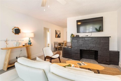 Villa ou maison à louer à Dania Beach, Floride: 2 chambres, 100.61 m2 № 2064022 - photo 7