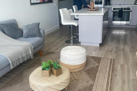 Снять в аренду кондоминиум в Майами, Флорида 1 спальня, 98.29м2, № 1867711 - фото 3