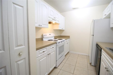 Villa ou maison à louer à Saint Petersburg, Floride: 4 chambres, 122.63 m2 № 2114579 - photo 4