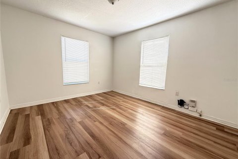 Villa ou maison à louer à Saint Petersburg, Floride: 4 chambres, 122.63 m2 № 2114579 - photo 8