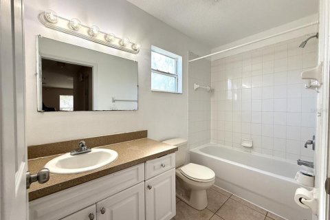 Villa ou maison à louer à Saint Petersburg, Floride: 4 chambres, 122.63 m2 № 2114579 - photo 11