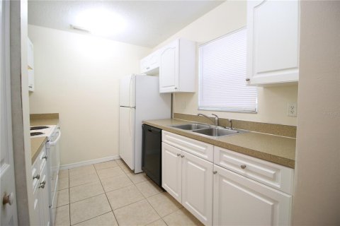 Villa ou maison à louer à Saint Petersburg, Floride: 4 chambres, 122.63 m2 № 2114579 - photo 5