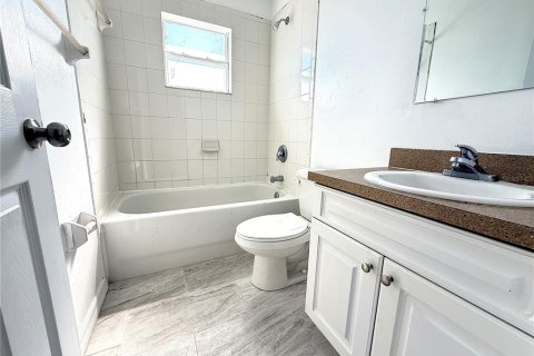 Villa ou maison à louer à Saint Petersburg, Floride: 4 chambres, 122.63 m2 № 2114579 - photo 14