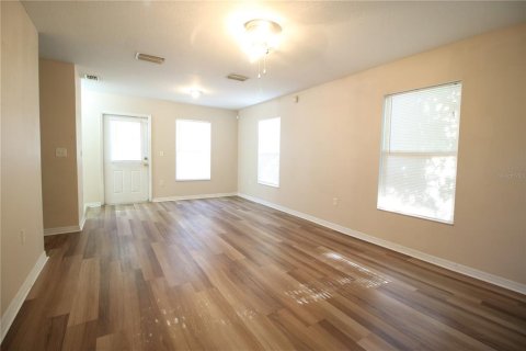 Villa ou maison à louer à Saint Petersburg, Floride: 4 chambres, 122.63 m2 № 2114579 - photo 3