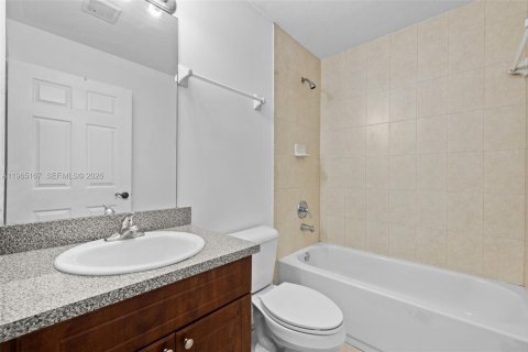Apartamento en alquiler en Hialeah, Florida, 2 dormitorios, 74.32 m2 № 2026487 - foto 20