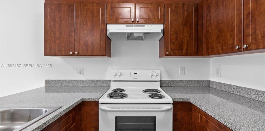 Apartamento en Hialeah, Florida 2 dormitorios, 74.32 m2 № 2026487