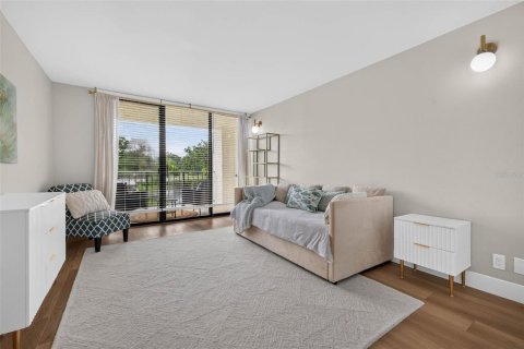 Condo in Belleair, Florida, 2 bedrooms  № 2166855 - photo 16