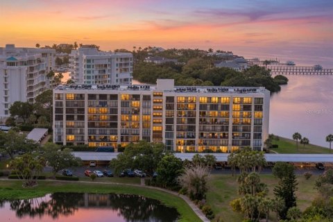 Condo in Belleair, Florida, 2 bedrooms № 2166855