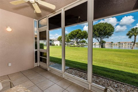 Condo in Lake Suzy, Florida, 2 bedrooms  № 1339596 - photo 12