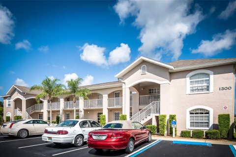 Condo in Lake Suzy, Florida, 2 bedrooms  № 1339596 - photo 1