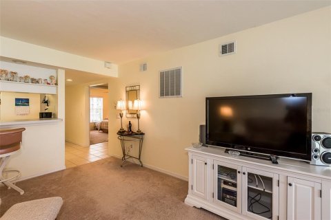 Condo in Lake Suzy, Florida, 2 bedrooms  № 1339596 - photo 29
