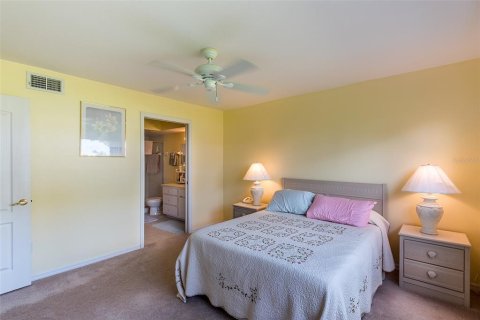 Condo in Lake Suzy, Florida, 2 bedrooms  № 1339596 - photo 22
