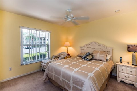 Condo in Lake Suzy, Florida, 2 bedrooms  № 1339596 - photo 9