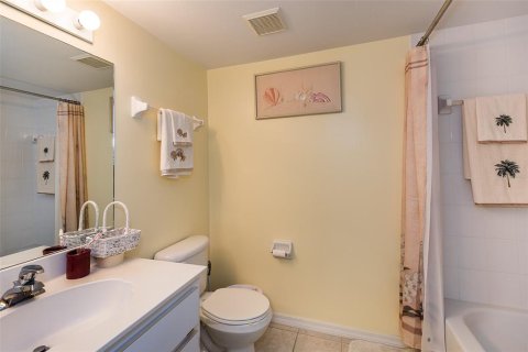 Condo in Lake Suzy, Florida, 2 bedrooms  № 1339596 - photo 19