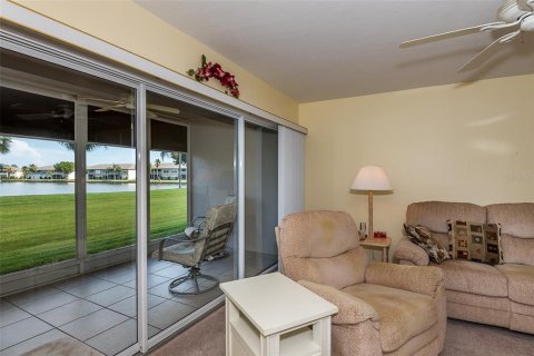 Condo in Lake Suzy, Florida, 2 bedrooms  № 1339596 - photo 28