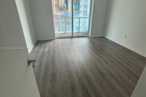 Condominio en alquiler en Miami, Florida, 1 dormitorio, 74.88 m2 № 1954357 - foto 9