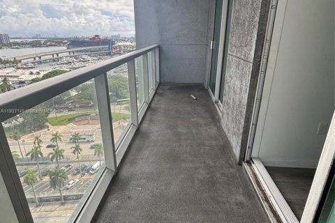 Condominio en alquiler en Miami, Florida, 1 dormitorio, 74.88 m2 № 1954357 - foto 6