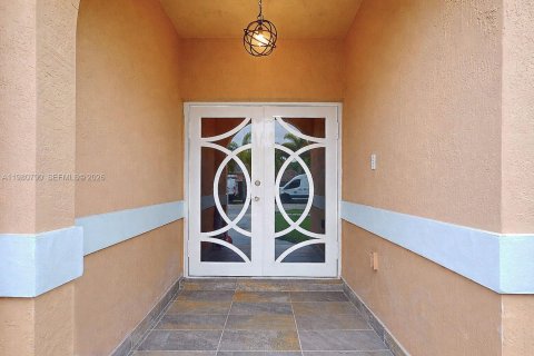 Купить виллу или дом в Хомстед, Флорида 4 спальни, 148.46м2, № 2044753 - фото 4