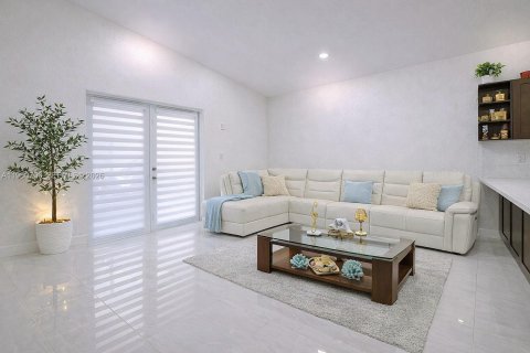 Купить виллу или дом в Хомстед, Флорида 4 спальни, 148.46м2, № 2044753 - фото 10