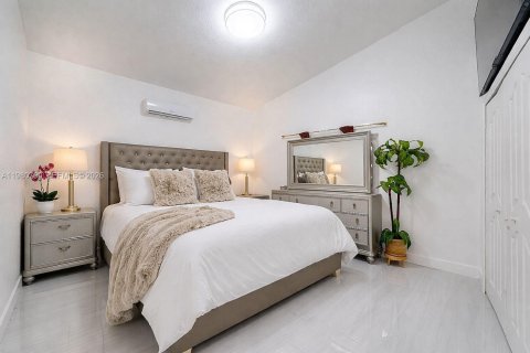 Купить виллу или дом в Хомстед, Флорида 4 спальни, 148.46м2, № 2044753 - фото 20