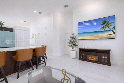 Купить виллу или дом в Хомстед, Флорида 4 спальни, 148.46м2, № 2044753 - фото 9