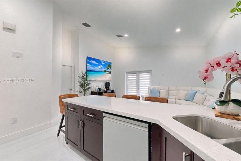 Купить виллу или дом в Хомстед, Флорида 4 спальни, 148.46м2, № 2044753 - фото 16