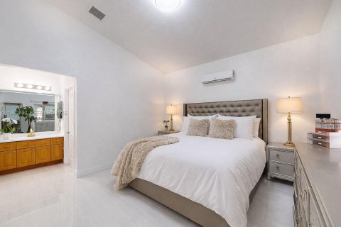 Купить виллу или дом в Хомстед, Флорида 4 спальни, 148.46м2, № 2044753 - фото 22