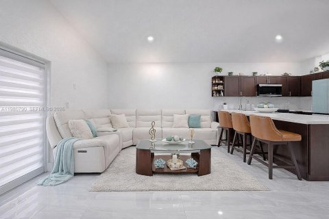 Купить виллу или дом в Хомстед, Флорида 4 спальни, 148.46м2, № 2044753 - фото 7