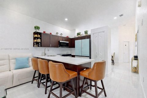 Купить виллу или дом в Хомстед, Флорида 4 спальни, 148.46м2, № 2044753 - фото 17