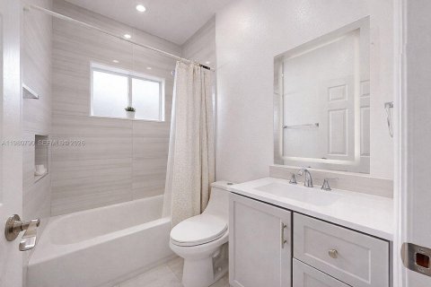 Купить виллу или дом в Хомстед, Флорида 4 спальни, 148.46м2, № 2044753 - фото 29