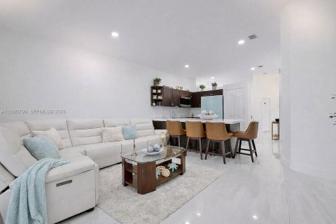 Купить виллу или дом в Хомстед, Флорида 4 спальни, 148.46м2, № 2044753 - фото 8