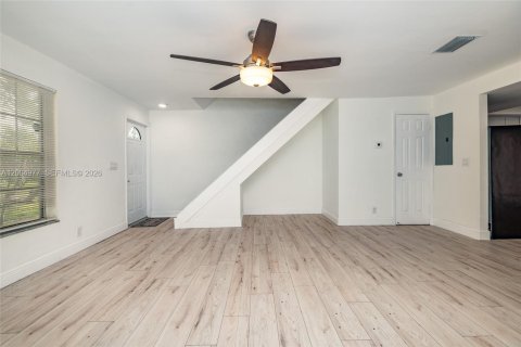 Touwnhouse à vendre à North Lauderdale, Floride: 2 chambres, 102.94 m2 № 2170571 - photo 2