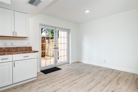 Touwnhouse à vendre à North Lauderdale, Floride: 2 chambres, 102.94 m2 № 2170571 - photo 6