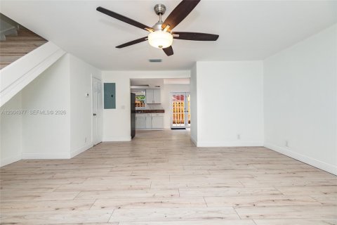 Touwnhouse à vendre à North Lauderdale, Floride: 2 chambres, 102.94 m2 № 2170571 - photo 4