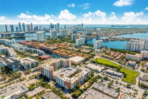 Copropriété à vendre à Aventura, Floride: 2 chambres, 102.1 m2 № 1945730 - photo 18
