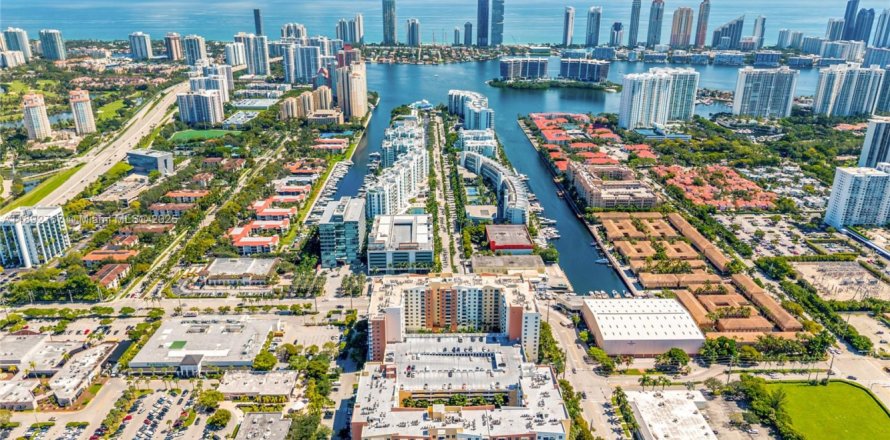 Condo à Aventura, Floride, 2 chambres  № 1945730