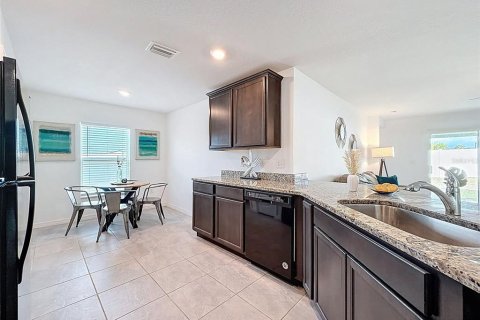 Casa en venta en Spring Hill, Florida, 3 dormitorios, 143.07 m2 № 2144031 - foto 2