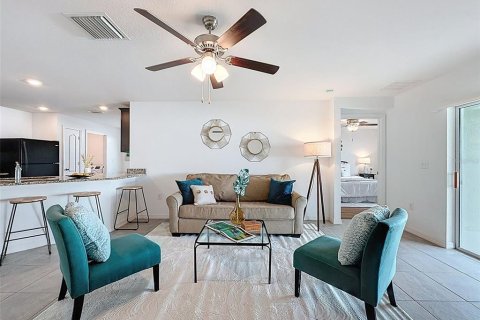 Casa en venta en Spring Hill, Florida, 3 dormitorios, 143.07 m2 № 2144031 - foto 3