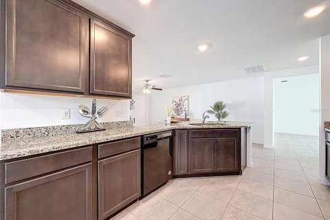 Casa en venta en Spring Hill, Florida, 3 dormitorios, 143.07 m2 № 2144031 - foto 12
