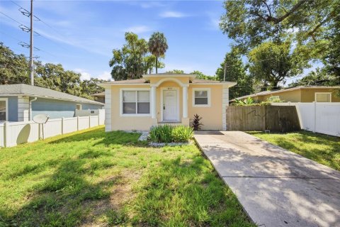 Villa ou maison à Tampa, Floride 3 chambres, 112.88 m2 № 2356351