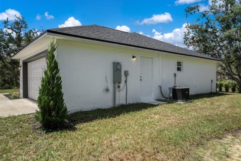 House in Avon Park, Florida 3 bedrooms, 138.61 sq.m. № 1803846 - photo 6
