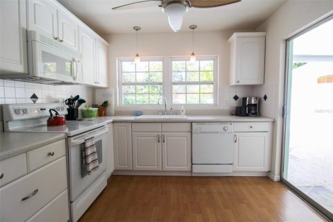 Villa ou maison à louer à Sarasota, Floride: 4 chambres, 190.82 m2 № 226260 - photo 17