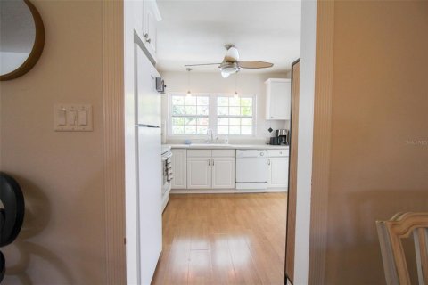 Villa ou maison à louer à Sarasota, Floride: 4 chambres, 190.82 m2 № 226260 - photo 14