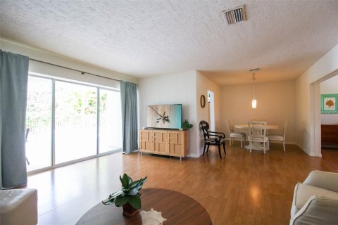 Villa ou maison à louer à Sarasota, Floride: 4 chambres, 190.82 m2 № 226260 - photo 10